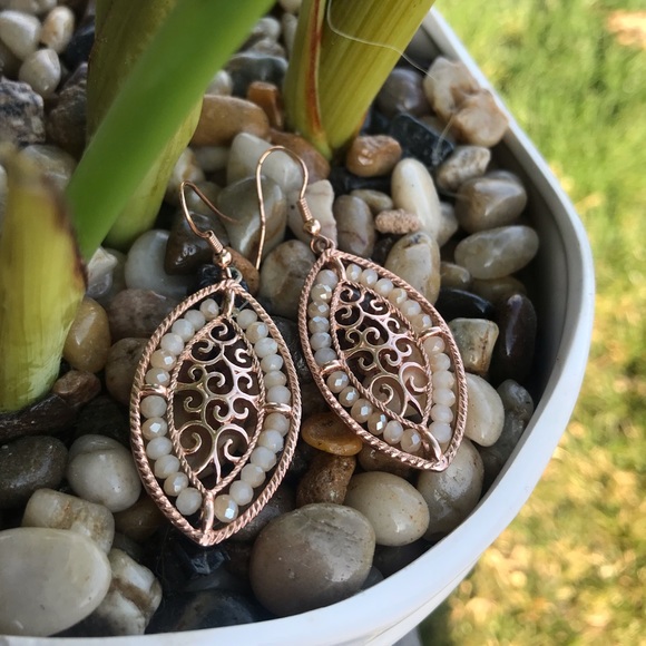 Rose Gold and Pear Jhummka style earring - Picture 2 of 6